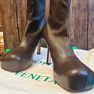 BNIB Authentic Bottega Veneta Chocolate Nappa Boot